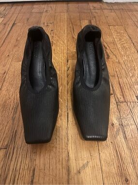 Simonett Black Square-Toe Women’s Heels